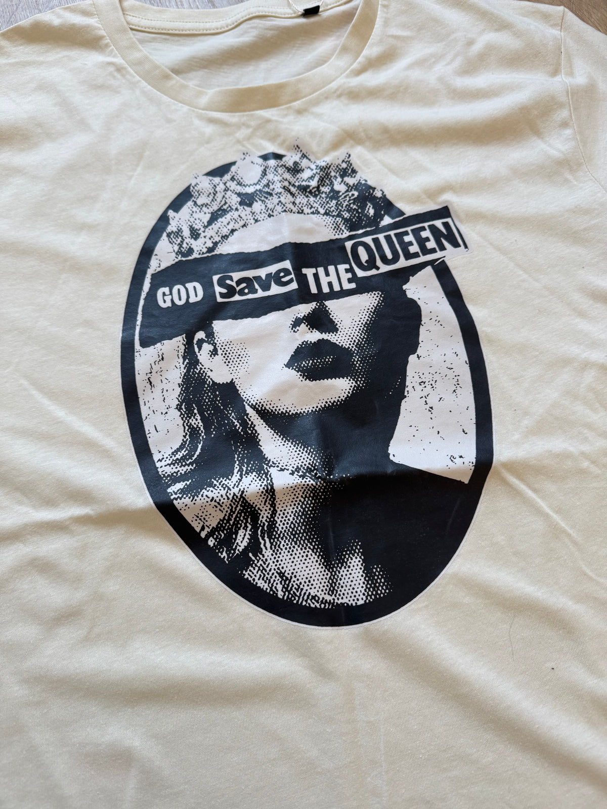 SWIFTIE God Save the Queen Vanilla Tee - SAMPLE SALE