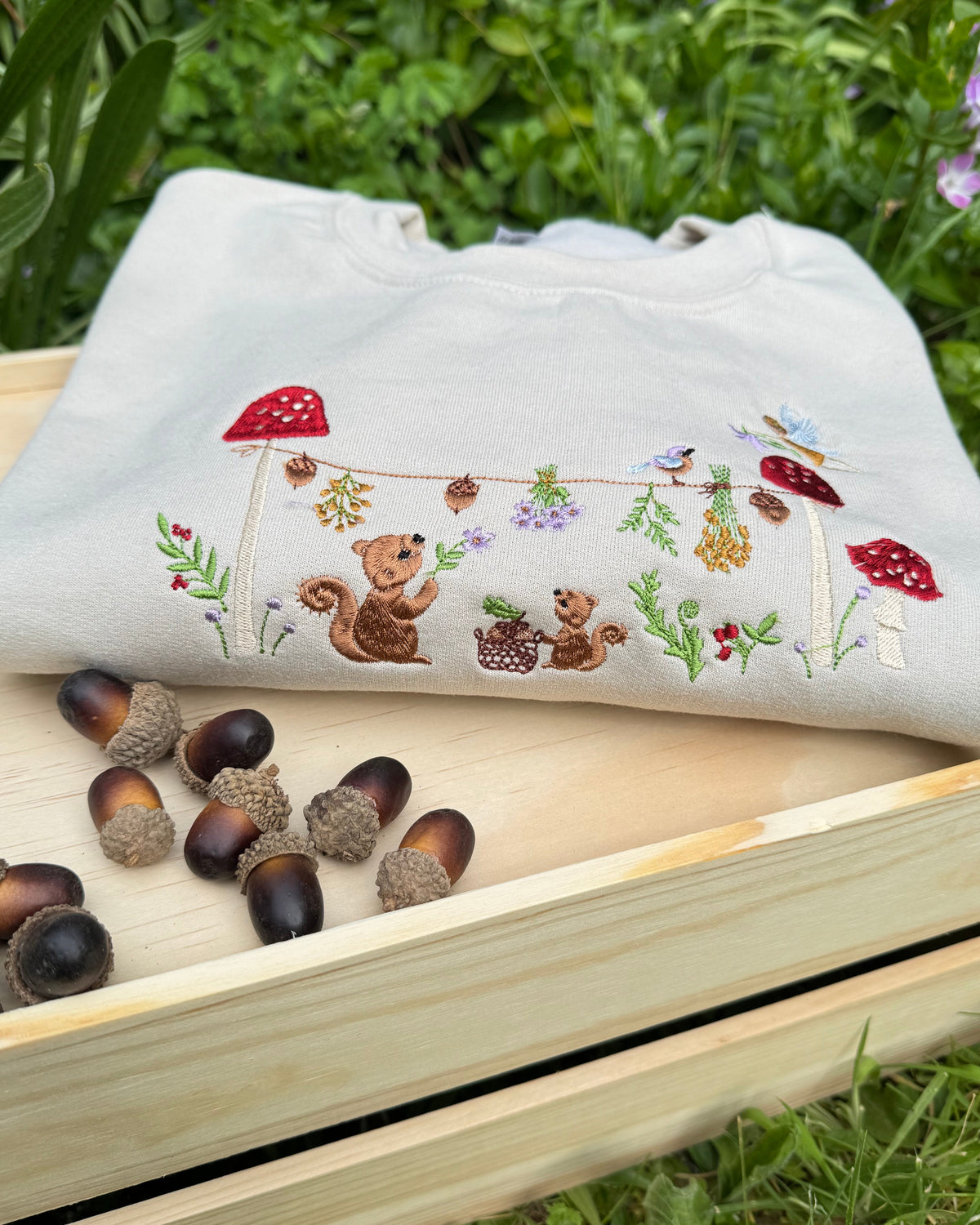 Magic Squirrel Party Embroidered Sweatshirt 7